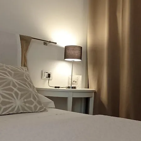 Bronze In The Rotonda With Garage Appartement